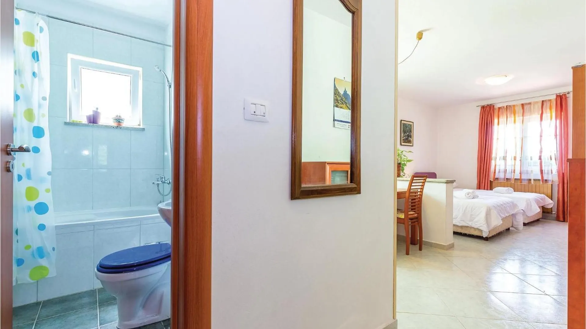 Gorgeous Apartment In Smrika With Wifi 0*,  Kroatien