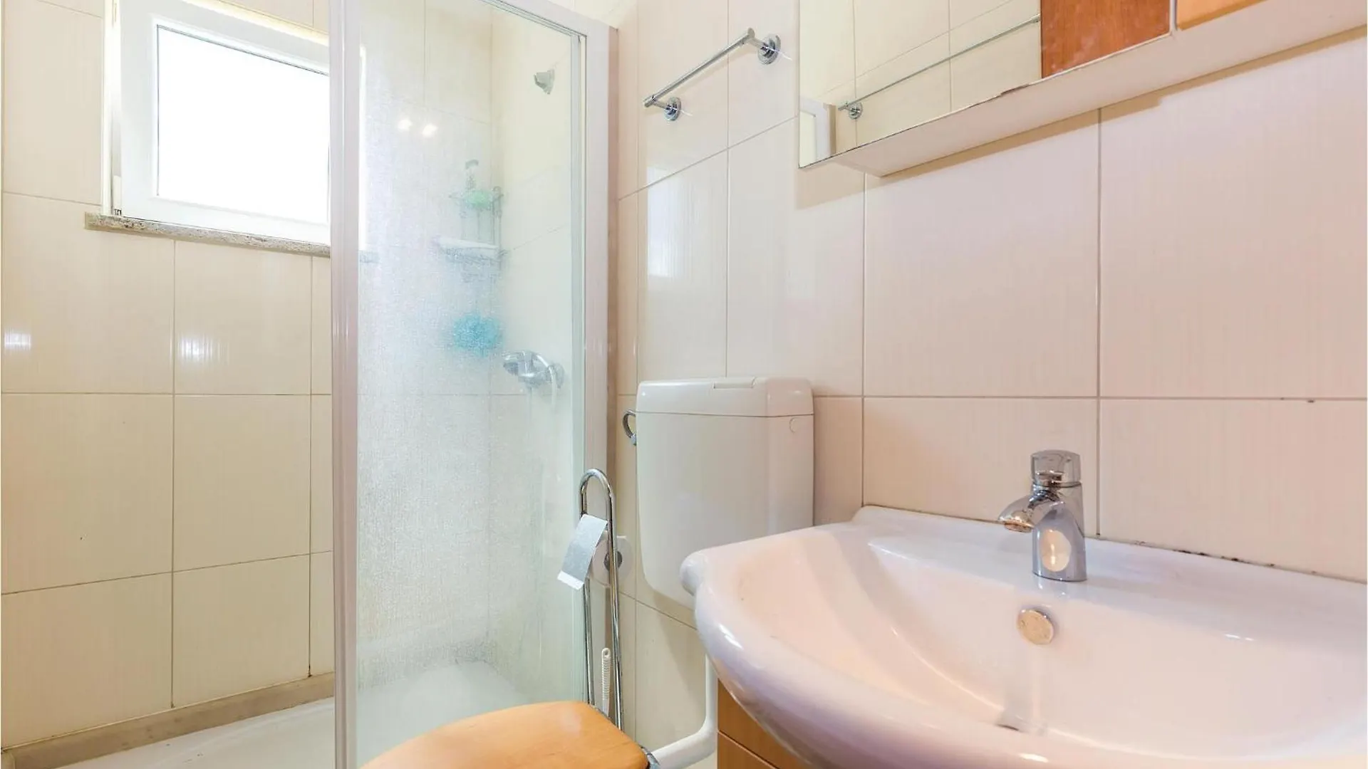 Gorgeous Apartment In Smrika With Wifi